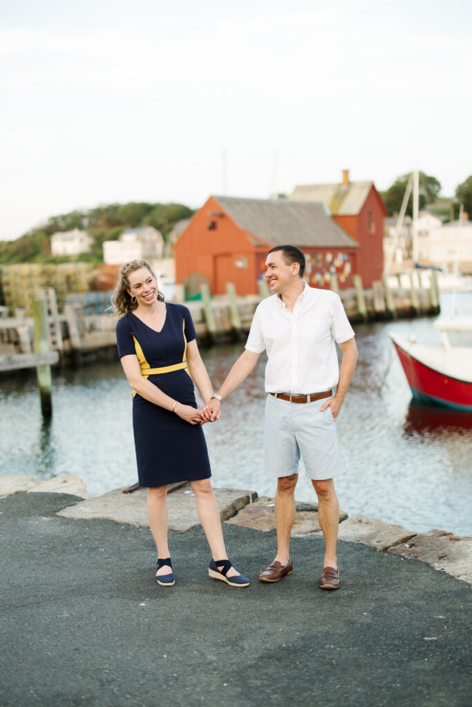 Massachusetts engagement session guide, how to plan and what to wear for engagement photos. New England and Boston wedding and engagement photographer