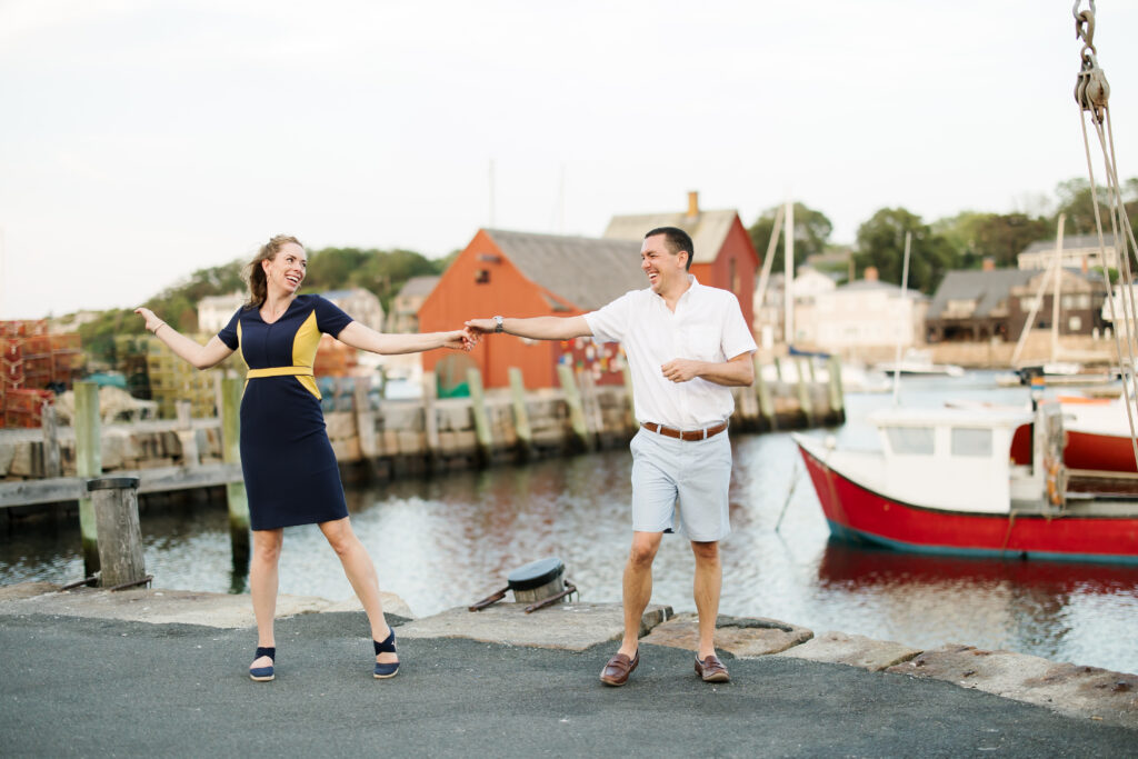 Massachusetts engagement session guide, how to plan and what to wear for engagement photos. New England and Boston wedding and engagement photographer