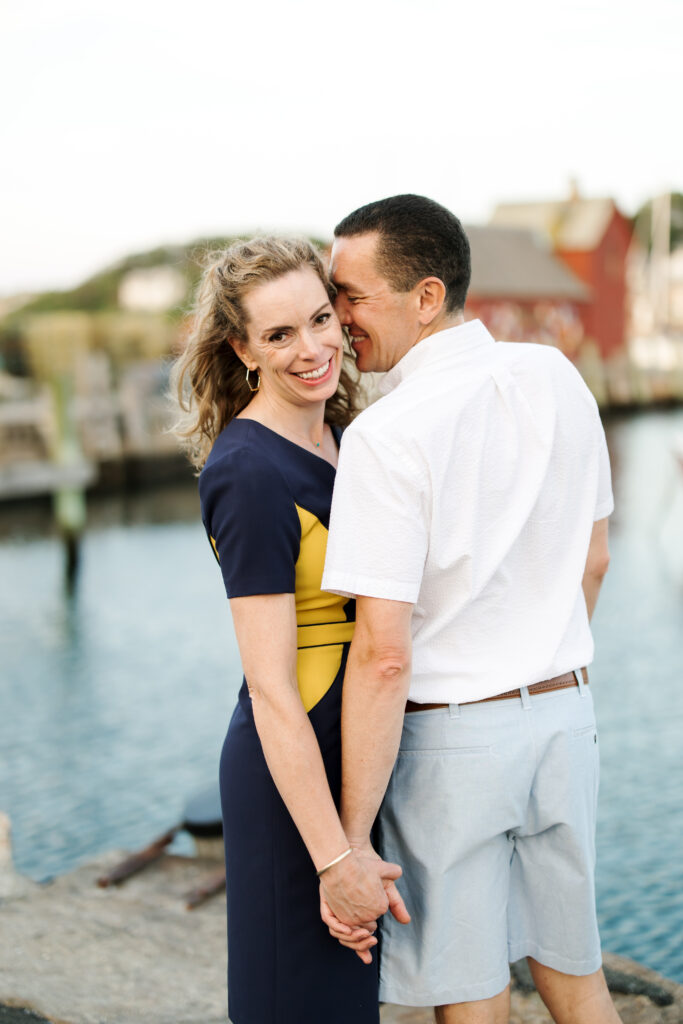 Massachusetts engagement session guide, how to plan and what to wear for engagement photos. New England and Boston wedding and engagement photographer