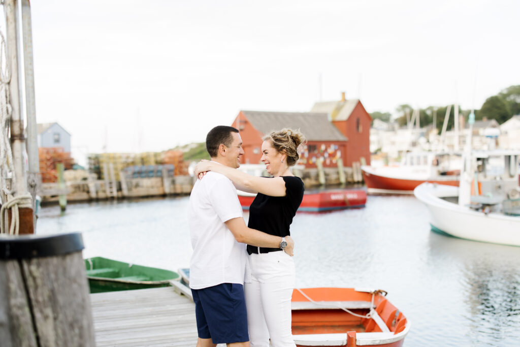 Massachusetts engagement session guide, how to plan and what to wear for engagement photos. New England and Boston wedding and engagement photographer