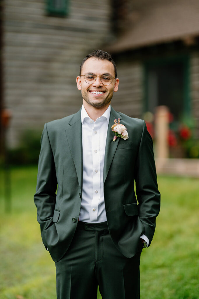Getting ready wedding photos at Ogontz Resort in New Hampshire, New England Wedding Photographer