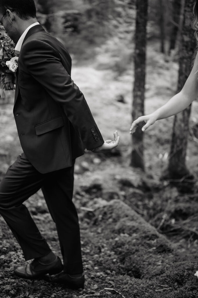 Outdoor wedding portraits at Ogontz White Mountain Resort in New Hampshire, New England wedding photographer